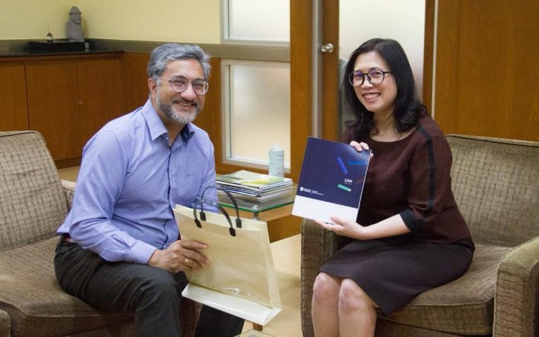 Professor Dr. Victor V. Ramraj จาก University of Victoria ประเทศแคนาดา เดินทางมาสอน ณ หลักสูตร LL.M. Business Law (International Program) พร้อมเข้าพบพูดคุยกับคณบดีคณะนิติศาสตร์