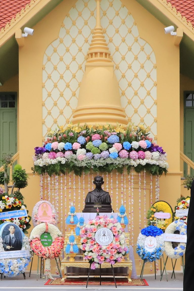 พิธีวางพวงมาลาสมเด็จพระมหามหิตลาธิเบศร อดุลยเดชวิกรม พระบรมราชชนก เนื่องในวันมหิดล ประจำปี 2564