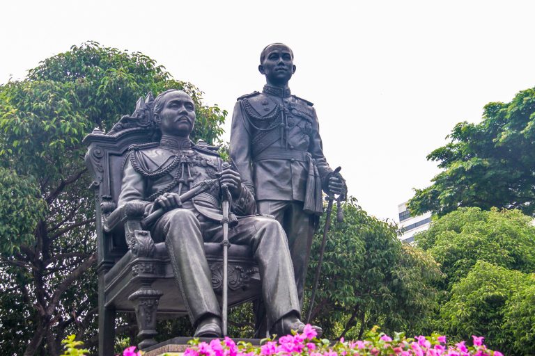 พิธีวางพวงมาลาถวายสักการะพระบาทสมเด็จพระจุลจอมเกล้าเจ้าอยู่หัว เนื่องในวันปิยมหาราช ประจำปี 2564