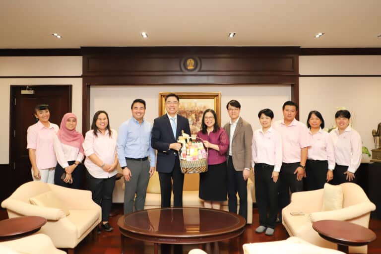 คณะนิติศาสตร์ คารวะและขอพรปีใหม่ อธิการบดีจุฬาลงกรณ์มหาวิทยาลัย เนื่องในวาระขึ้นปีใหม่ พุทธศักราช 2567