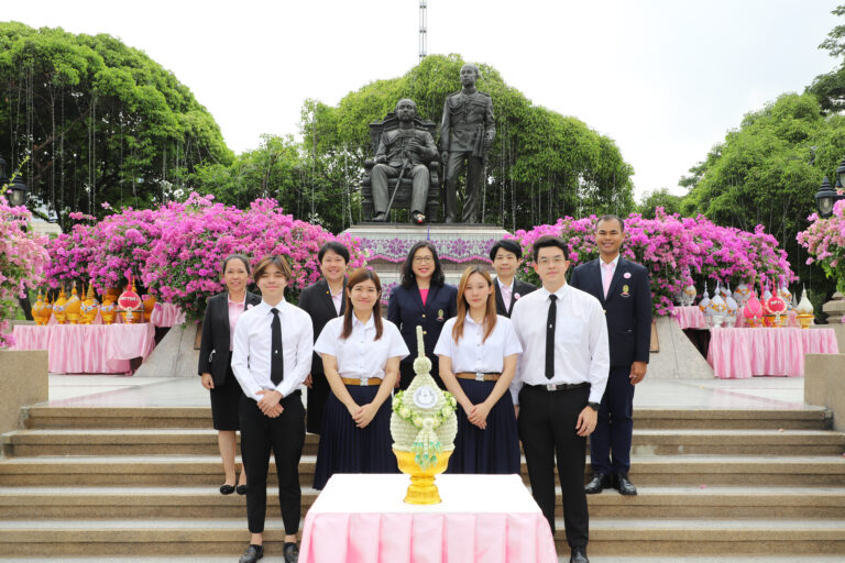 วางพุ่มดอกไม้ สถาปนาจุฬาลงกรณ์มหาวิทยาลัย ครบรอบ 107 ปี ประจำปี 2567