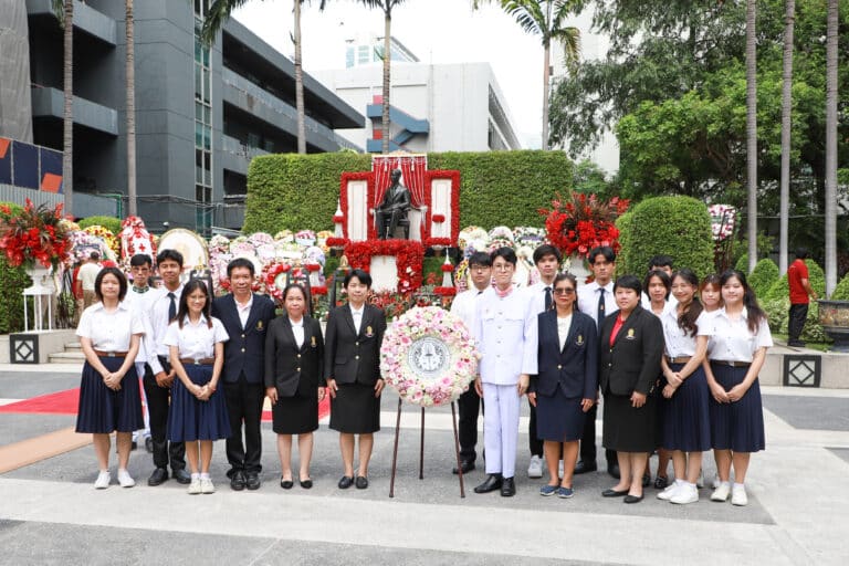 พิธีวางพวงมาลาถวายราชสักการะ เนื่องในวันอานันทมหิดล ประจำปี 2567