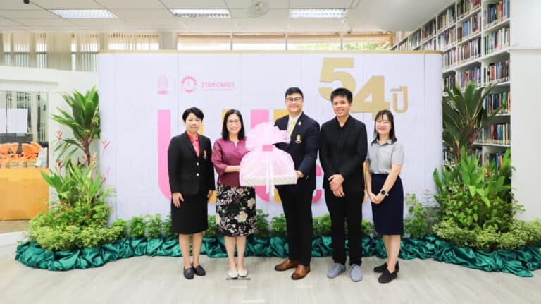 คณะนิติศาสตร์ จุฬาลงกรณ์มหาวิทยาลัย ขอแสดงความยินดีแด่ คณะเศรษฐศาสตร์ จุฬาลงกรณ์มหาวิทยาลัย ครบรอบ 54 ปี ประจำปี 2567