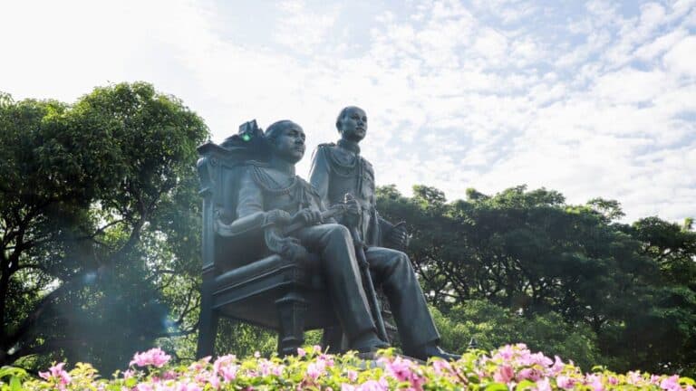 คณะนิติศาสตร์ จุฬาลงกรณ์มหาวิทยาลัย ร่วมวางพวงมาลาถวายสักการะ พระบาทสมเด็จพระจุลจอมเกล้าเจ้าอยู่หัว