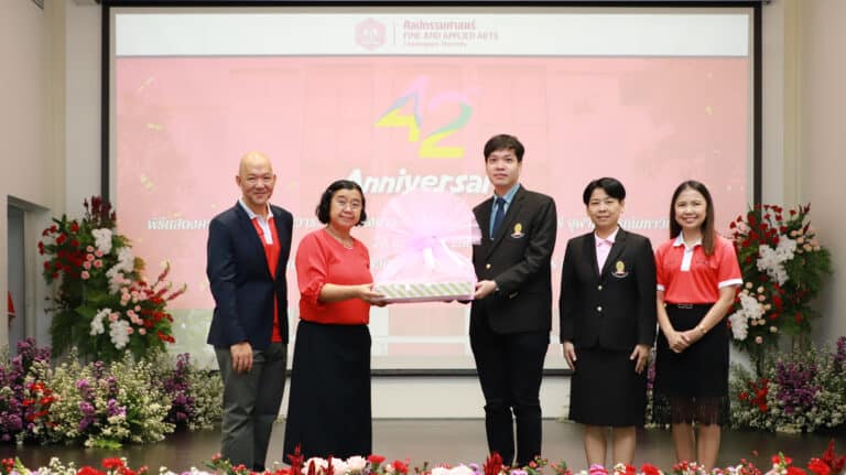 คณะนิติศาสตร์ จุฬาลงกรณ์มหาวิทยาลัย ขอแสดงความยินดีแด่คณะศิลปกรรมศาสตร์ จุฬาลงกรณ์มหาวิทยาลัย ครบรอบ 42 ปี ประจำปี 2568