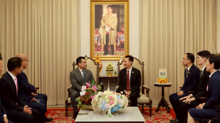 คณบดีและนายกสมาคมนิสิตเก่าฯ นิติศาสตร์ จุฬาฯ เข้าคารวะประธานศาลฎีกาคนใหม่ (คนที่ 51)