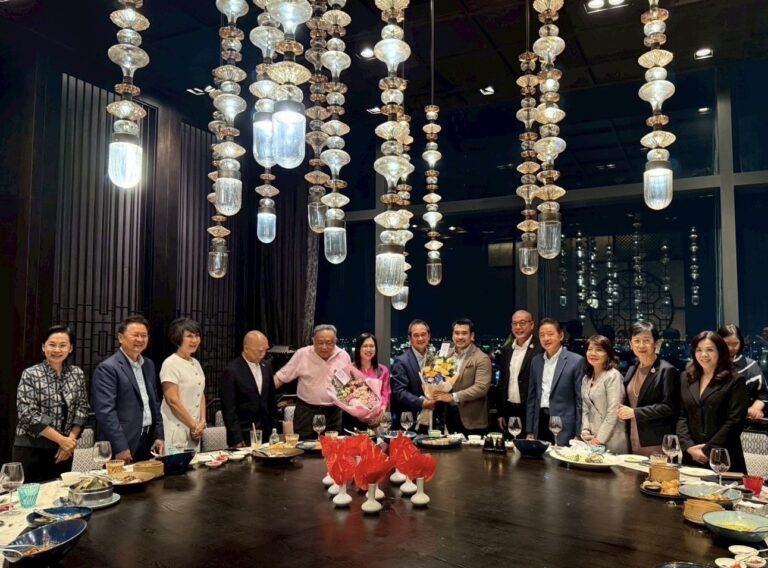 สมาคมนิสิตเก่าคณะนิติศาสตร์ จุฬาฯ จัดพบปะเพื่ออำลาคณบดี และต้อนรับคณบดีคนใหม่