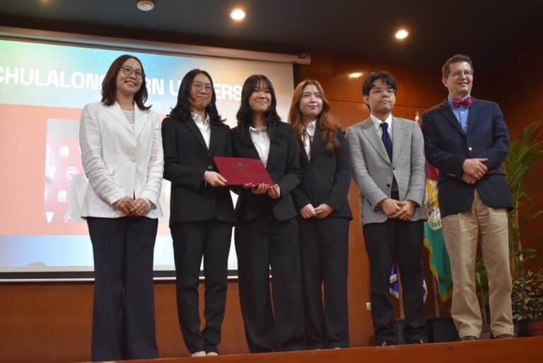 ขอแสดงความยินดีกับทีมนิสิตคณะนิติศาสตร์ จุฬาฯ ที่ผ่านเข้าสู่รอบ 8 ทีมสุดท้าย (Quarterfinals) ในการแข่งขัน Stetson International Environmental Moot Court Competition (IEMCC) รอบภูมิภาคเอเชียตะวันออกเฉียงใต้ (SEARR)