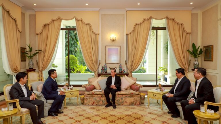 คณบดี พร้อมด้วยผู้บริหารคณะนิติศาสตร์ จุฬาฯ ได้เข้ากราบคารวะและขอพรเนื่องในโอกาสขึ้นปีใหม่ พุทธศักราช 2569