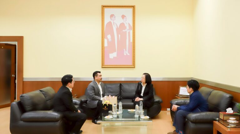 คณบดีคณะนิติศาสตร์ จุฬาฯ ได้พบปะหารือกับคุณไขศรี อุทัยวรรณ์