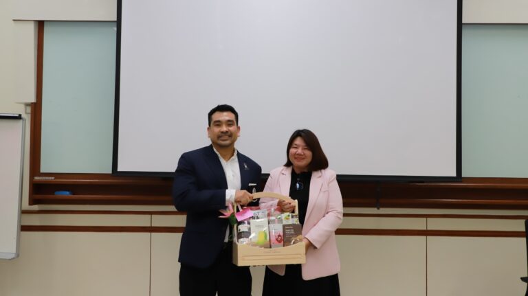 คณบดีคณะนิติศาสตร์ จุฬาฯ ได้พบหารือกับคุณนวลพร เวชสุวรรณรักษ์